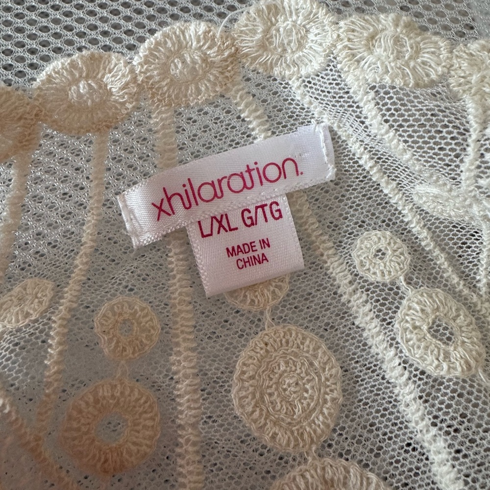 Cream Floral Lace Top- lace sleeves layering sheer - Picture 3 of 3